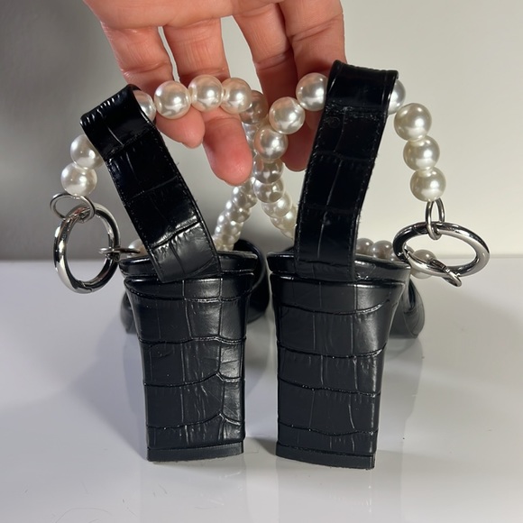 Zarqua Black Embossed Leather Heels w/Pearl Straps size 38 US 7.5 - Picture 3 of 6